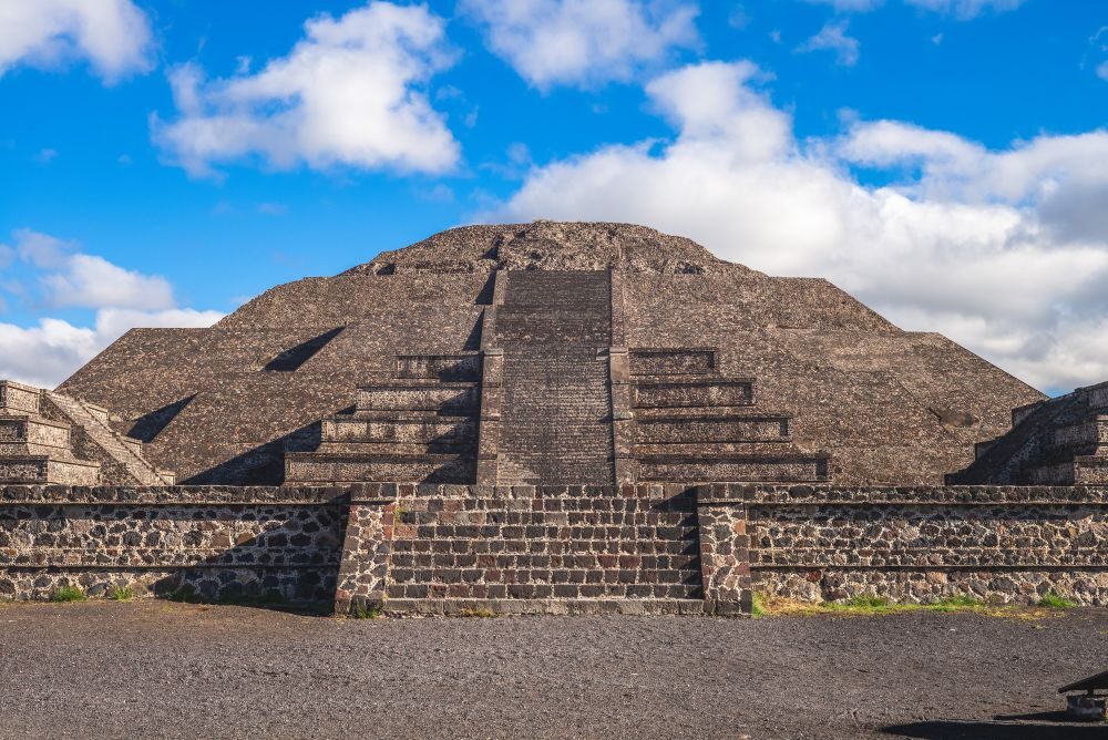 La Pyramide de la Lune